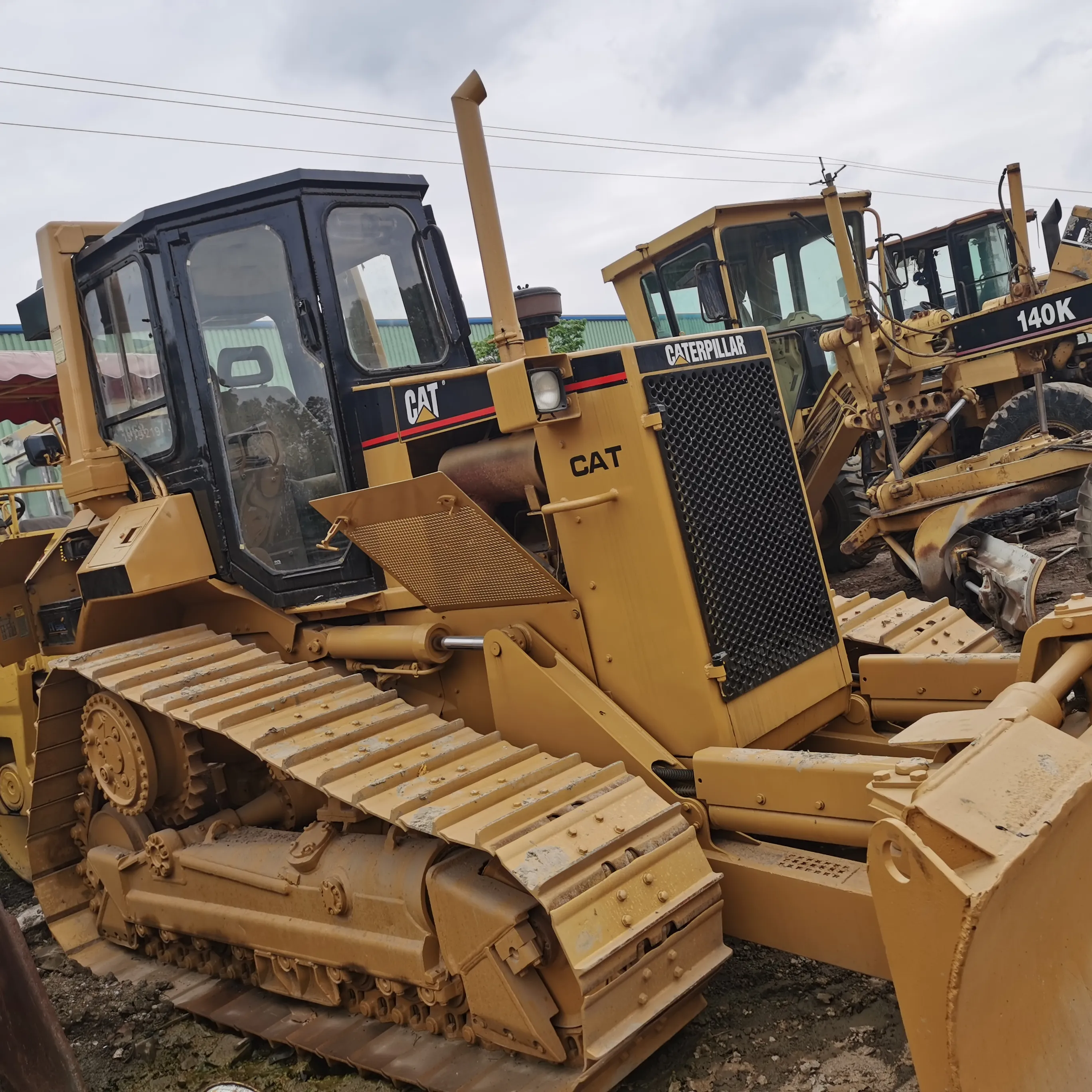 Bulldozer Caterpillar d'occasion Caterpillar, D5H/D5M/D5K/D6D/D6M, en promotion