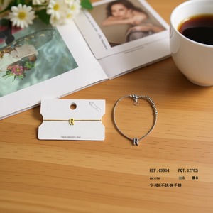 Bracciale in Acciaio Inossidabile con Lettera R, Design Minimalista, Gioielli alla Moda per Donne - Product Image 3