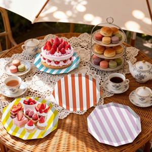 Assiettes de fête rayées style cottage, idéales pour les fêtes de fin d'année, les baby showers et les décorations d'anniversaire - Product Image 4