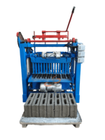 Machine à fabriquer des briques creuses semi-automatique à vibration la plus vendue en Afrique avec une capacité de 220V/380V 4480 P/h