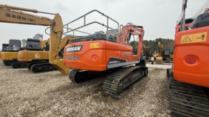 Excavadora Hidráulica Usada Doosan DX300 300LC-9C de 30T, en Buen Estado, con Pocas Horas de Trabajo, Fabricada en Corea, Probada - Product Image 6