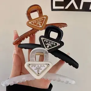 Clip di presa a triangolo con coda di cavallo alta coreana semplice moda grande artiglio per capelli Clip di presa in acrilico accessori per capelli donna