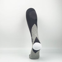 Chaussettes de compression sportives grises personnalisées pour hommes et femmes, confortables, respirantes, compression graduée, athlétiques, OEM