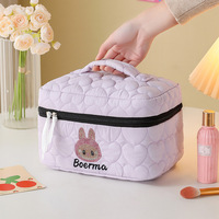Sac de maquillage portable pour femmes, motif mignon brodé en forme de cœur, vente en gros