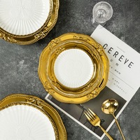Vaisselle de mariage, assiette de restaurant avec chargeur en céramique Plats à steak Assiettes blanches de luxe avec bord doré