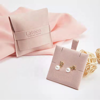Boîte à Bijoux, Pochette à Bijoux en Daim et Insert de Carte avec Logo CH Personnalisé, Emballage Bijoux, Pochette Enveloppe en Microfibre Blanche Sur Mesure