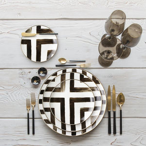 Vente en gros d'usine, service de vaisselle en porcelaine fine moderne et simple, assiette de présentation en céramique pour les fêtes de mariage - Product Image 3