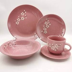 Juego de Platos y Tazas de Cerámica de Estilo Americano de 18 Piezas con Diseño Pintado a Mano, Apto para Lavavajillas - Product Image 6