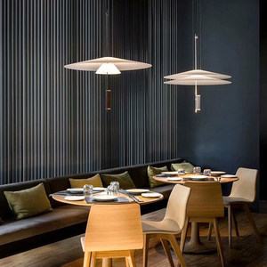 Lampadario <span class=keywords><strong>a</strong></span> <span class=keywords><strong>sospensione</strong></span> in acrilico moderno Hotel ristorante lampada UFO per soggiorno camera da letto ristorante