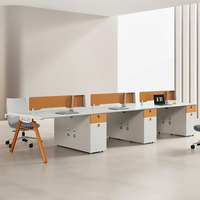 Bureau de travail de bureau avec panneau de séparation et pieds en métal en forme de A pour entreprise, idéal pour l'agencement des postes de travail