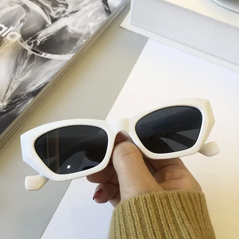 2023 Small Size sun glasses shape lentes de sol white Frame Fashion Sunglasses for women