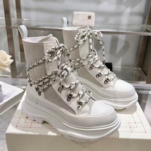 Botas de Invierno de Diseño de Lujo, Personalizadas, de Cuero y Gamuza, con Cordones, Impermeables, Antideslizantes y Cómodas - Product Image 1