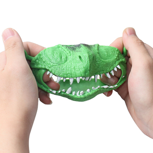 Marionnette de doigt amusante en forme de tête de dinosaure, en plastique TPR souple non toxique, avec langue et pattes, pour enfants, vente directe usine, marionnettes en caoutchouc - Product Image 6