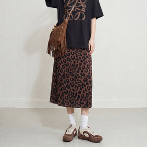 Jupe plissée décontractée Miyake PY 2026, imprimé léopard, taille haute, drapée, droite, respirante, en mousseline, longueur genou, style occidental - Product Image 2