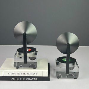 Statuetta Trasparente a Forma di Giradischi in Stile Nordico, Minimalista, Arancione, Verde, Nero, Decorazione da Tavolo per Ufficio e Casa - Product Image 4