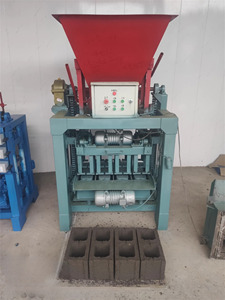 Maquinaria de fabricación de ladrillos huecos de cemento de alta calidad Máquina automática de fabricación de bloques de ladrillo de enclavamiento de hormigón - Product Image 3