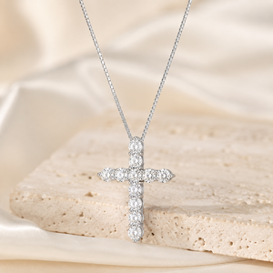 Collana con Pendente a Croce Religiosa in Argento Sterling 925 con Moissanite VVS Colore <span class=keywords><strong>D</strong></span> da 3mm, Gioielli da Donna all'Ingrosso - Product Image 4