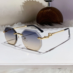 <strong>Cartier</strong> Frameless Sunglasses Leopard Head Design UV400 Protection Unisex Street Style Trendy <strong>Glasses</strong> - Product Image 3