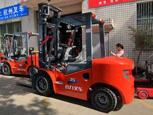 Carretilla Elevadora Diésel Usada Shanghai Heli de 5 Toneladas, Bajo Precio, Mini, de Combustión Interna, 4.5m, 3 Mástiles, AWD, Todoterreno, Hidráulica Lateral - Product Image 4