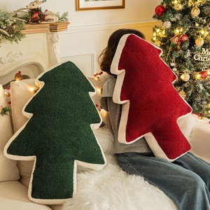 Coussin décoratif de Noël en bouclette verte, doux et rembourré en coton PP, pour la décoration du salon - Product Image 2