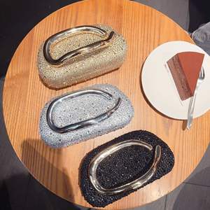 Bolso de Noche Clásico de Moda Europeo-Americana, Tipo Clutch, Acrílico y Poliéster, Asa Metálica Retro, Incrustado con Diamantes - Product Image 5