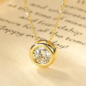 Collar con Colgante Solitario de Moissanita VVS GRA de Corte Redondo, Engaste de Burbuja, Joyería de Cobre Relleno de Oro de 14K para Regalo de Aniversario - Product Image 4