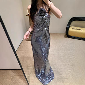 Robe de soirée mi-longue pour femme, col en V, dos nu, fendue |   Robe de bal luxueuse avec broderie de sequins faite à la main en satin - Product Image 1