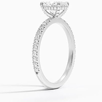 Bague de promesse en diamant de laboratoire symbolisant l'amour éternel, la dévotion sincère, pierre claire créée en laboratoire avec un serti classique
