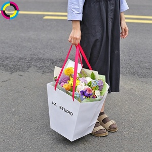 Sac en papier imprimé personnalisé avec poignée en cordon, sac à main portable pour bouquet, emballage cadeau pour fleuriste - Product Image 2