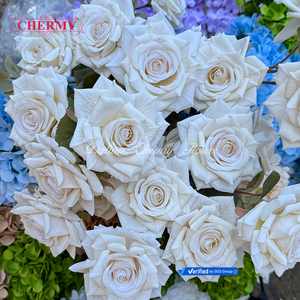 داليان شيرمي عالية الجودة تقع بيع بالجملة شعبية اصطناعية 3 رؤوس الحرير الأبيض بخاخ الورود - Product Image 4