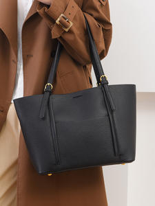 Sac fourre-tout en PU de style rétro pour femmes, durable et pliable, grande capacité, sac à main, sac à bandoulière, sac à main tendance pour femmes au quotidien - Product Image 2