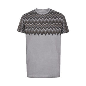 T-shirt en coton pour homme, imprimé sur mesure, design de logo discret, grandes tailles incluses, pour une image de marque haut de gamme et discrète. - Product Image 1