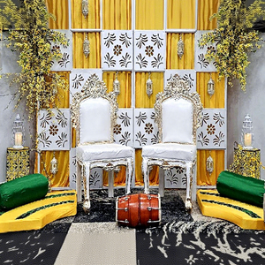Elegante Silla Blanca para Bodas, Ideal para Damas en Sangeet, Impresionantes Sillas Tipo Trono para Escenario, Muebles de Lujo para Australia - Product Image 1