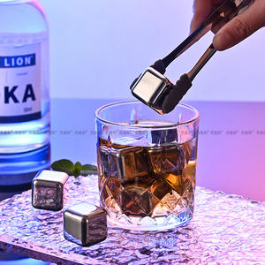 Piedras de hielo de acero inoxidable con revestimiento de titanio Bosuns 304, cuadradas, de grado alimenticio, para enfriar whisky, cerveza y bebidas en fiestas, juego de 6. - Product Image 2