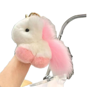 Jolie peluche licorne en fausse fourrure de vison, douce, écologique et durable, design poney, pour breloque de sac ou porte-clés léger pour filles - Product Image 1