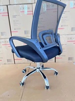 Chaise de bureau respirante à dossier moyen en maille de haute qualité, design à cadre carré, réglable en hauteur, directement de l'usine