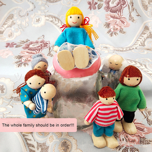 Popolare Mini bambola Set carino finta figure di gioco giunti mobili bambole di famiglia casa delle bambole in legno - Product Image 5
