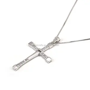 Fábrica personalizada FAST and FURIOUS 7 316L diamantes de imitación de acero inoxidable CZ Cruz colgante cristiano Jesús Cruz colgante collar