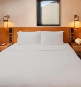 AJJ-GD291 Mobilier sur mesure directement de l'usine – Projet commercial haut de gamme – Ensemble de chambre d'hôtel <span class=keywords><strong>AlUla</strong></span> – Lit double - Product Image 2