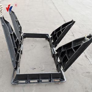 LANWEI LWJRC12 연성철 맨홀 뚜껑 EN124 표준 이중 밀봉 매립형 검정 역청 도색 사각/원형 도로용 잠금장치 - Product Image 3