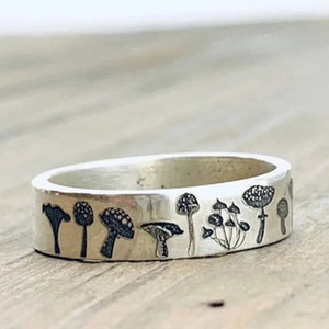 Anillo con diseño de hongo en relieve para mujer, tono negro antiguo, estilo vintage, accesorios de uso diario - Product Image 2