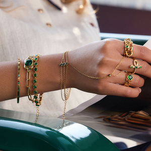 สร้อยข้อมือกระดาษหนีบกระดาษทรงสี่เหลี่ยมเพทายสีเขียว เครื่องประดับทรงเรขาคณิตสำหรับผู้หญิง สวมใส่ได้ทุกวัน - Product Image 3
