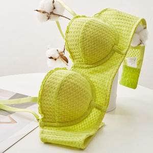 Nouvelle Collection Lingerie Femme : Ensemble Soutien-Gorge à Armatures et Bretelles Ajustables avec Bonnets en Coton Fin et Culotte String - Product Image 4