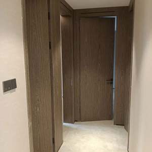 Ensemble de meubles en bois massif personnalisé moderne, design complet de porte intérieure pour appartements, chambres à coucher, fabrication sur mesure en bois - Product Image 1