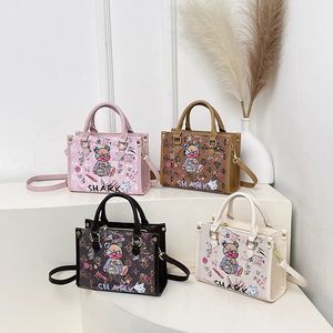 Женская сумка через плечо с принтом - Product Image 3