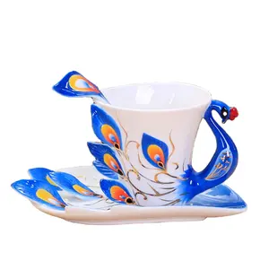 Großhandel Pfau Emaille Porzellan Tassen Zeichnung farbige Mode Keramik Kaffeetasse kreative Tasse Tee-Set