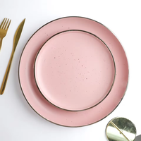 Großhandel Günstiger Preis Lagerbestand Neues Design Hotel 16-teiliges Goldrand Umweltfreundliches Mikrowellengeeignetes Geschäftsgeschenk Rosa Steinzeug-Sets