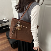 Nouvelle Collection Printemps 2026 : Sac Seau Fourre-tout Imprimé Léopard, Sac à Bandoulière Grande Capacité Chic Rétro pour Femme, Sac Polyvalent pour le Travail et les Loisirs