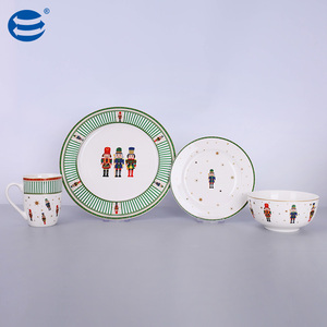 <span class=keywords><strong>Service</strong></span> de table en <span class=keywords><strong>porcelaine</strong></span>, 16 pièces, luxueux style occidental de noël, en céramique, mode Restaurant - Product Image 1