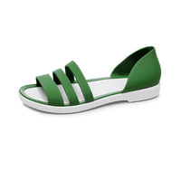 Sandales plates confortables pour femmes, nouvelles, élégantes, à semelle souple, style mule, plage, à enfiler, talon fermé, à bride unique, en PVC